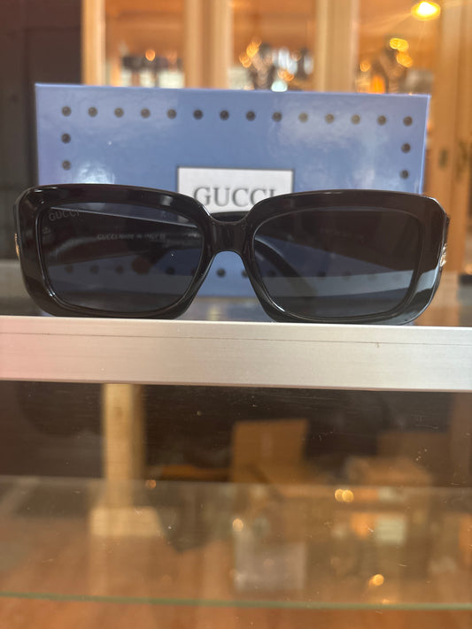 Gucci Private Viewing Oversized Sunglasses